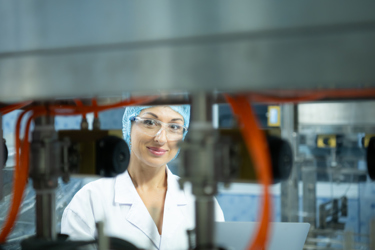 GettyImages-1539724534 scientist factory GettyImages-1539724534 scientist factory